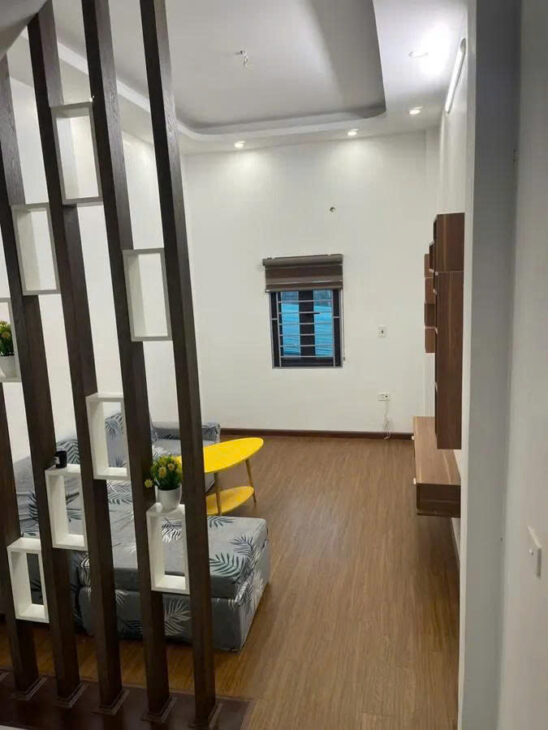NHÀ ĐẸP MỚI KÍNH KOONG Ở NGAY- Ô TÔ ĐỖ GẦN – 35M RA TRỤC CHÍNH – KINH DOANH NHỎ – 5 TẦNG NỘI THẤT