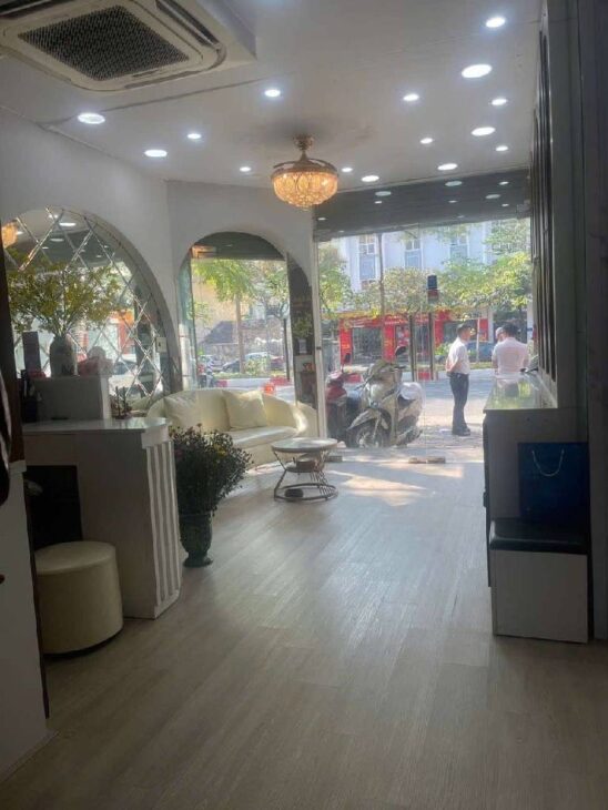 NHÀ MẶT PHỐ-TT CẦU GIẤY 26M x6 TẦNG CHỈ 15,2 TỶ,VỈA HÈ RỘNG,KINH DOANH ĐỈNH