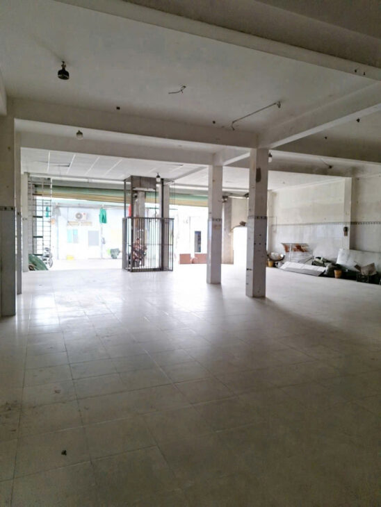 BÁN NHÀ KHO SIÊU RỘNG – NGAY KCN SÓNG THẦN – 227M² – 3 TẦNG – NGANG 12M