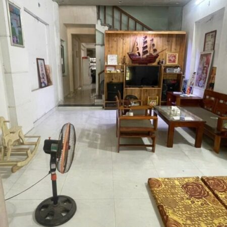 Bán đất tặng nhà 2 tầng, MT Hoàng Công Chất, ngay bãi tắm Sơn Thủy, 90m2, chỉ 7 tỷ