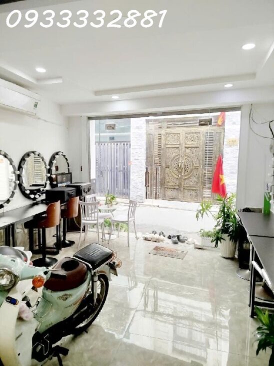 Dưới 5,8 tỷ nhà MT 2 Lầu + ST gần Lạc Long Quân, đang cho thuê 14tr/tháng