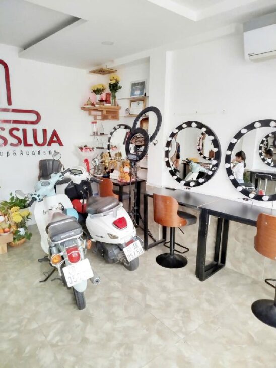 Dưới 5,8 tỷ nhà MT 2 Lầu + ST gần Lạc Long Quân, đang cho thuê 14tr/tháng