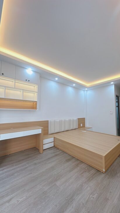 BÁN NHÀ hOÀNG NHƯ TIẾP- LONG BIÊN, 50M, THANG MÁY, MỚI TINH- NHỈNH 12 TỶ( TL)