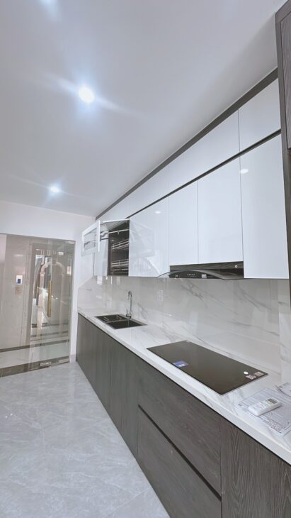 BÁN NHÀ hOÀNG NHƯ TIẾP- LONG BIÊN, 50M, THANG MÁY, MỚI TINH- NHỈNH 12 TỶ( TL)