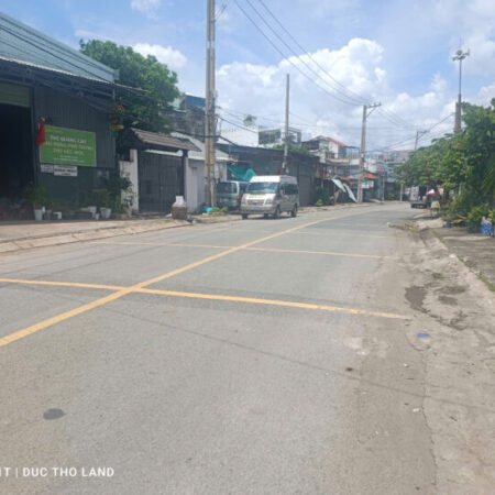 Giảm SỐC 1.5 Tỷ bán GẤP kho xưởng mặt tiền đường xe công Hà Huy Giáp, 275m2 giá còn 10.5Tỷ