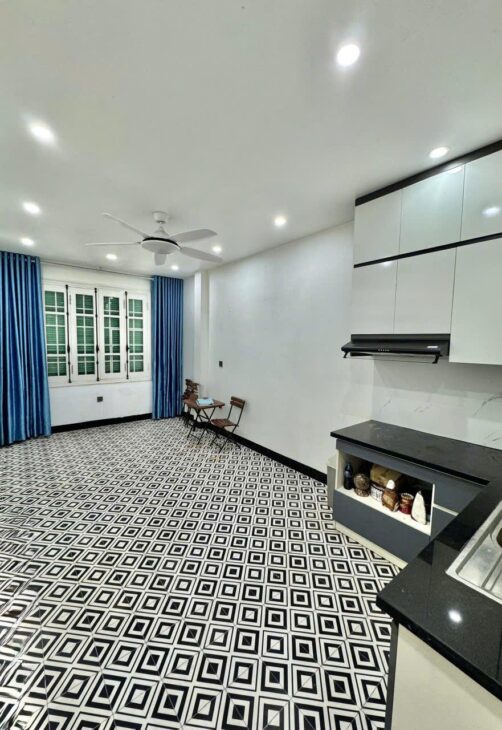 BÁN NHÀ 32M2, 6 TẦNG, THANG MÁY, Ô TÔ TRONG NHÀ, NGỌC THỤY, LONG BIÊN