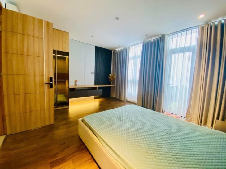 Bán gấp nhà hẻm xe hơi đường C1, Tân Bình: 84m2, 4 tầng, 4PN, sổ đỏ trao tay, giá hời chỉ 18.5 tỷ!
