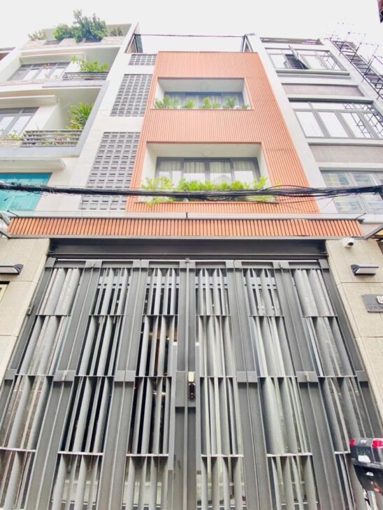 Bán gấp nhà hẻm xe hơi đường C1, Tân Bình: 84m2, 4 tầng, 4PN, sổ đỏ trao tay, giá hời chỉ 18.5 tỷ!