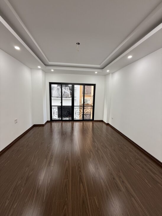 Siêu hiếm! Bán nhà phố Trần Hòa 5 tầng, thang máy, ô tô vào nhà, chỉ 8,8 tỷ.