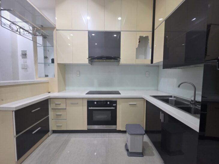 Bán nhà Đường 28, Cát Lái, Q.2, DT 76m2, 4 tầng, 3PN, Sổ Hồng, giá 10.35 tỷ.