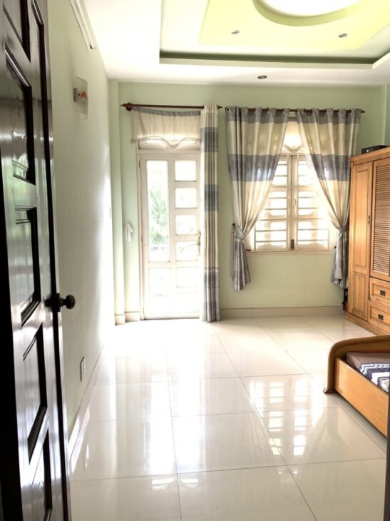 Bán nhà mặt phố, đường Số 12, Phường Phước Long, TP HCM, DT 94m2, 3 tầng, SH, 10.7 tỷ.