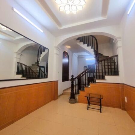 Chỉ 5,8 tỷ có ngay nhà gần phố Thụy Khuê 35m², 5 tầng, lô góc