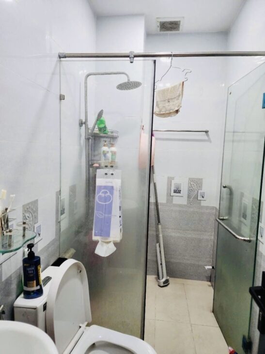 Bán nhà mặt tiền đường Số 8, Tăng Nhơn Phú, TP HCM, DT 130m2, 3 tầng, 5PN, sổ hồng. Giá 11.6 tỷ.