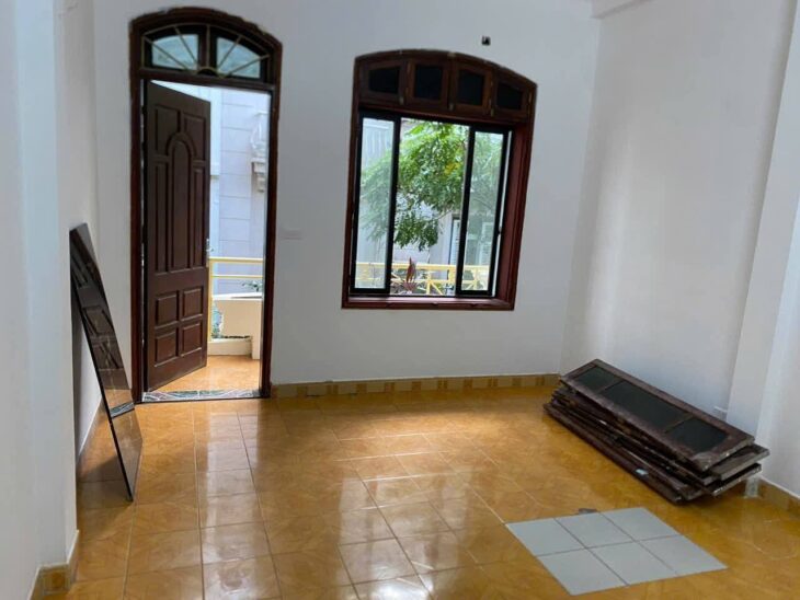 Nguyễn Chánh! Phân lô ô tô tránh vỉa hè rộng, kinh doanh ngày đêm sầm uất, 2 thoáng, vài bước ra