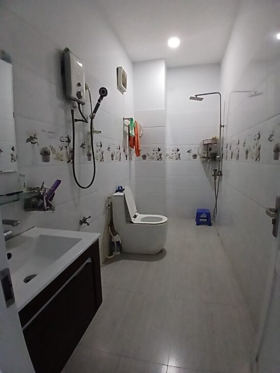Bán nhà 3 tầng, 3PN Trần Thị Điệu, Phước Long, TP HCM. DT 95m2, SH, giá 7.35 tỷ. LH 0933125879