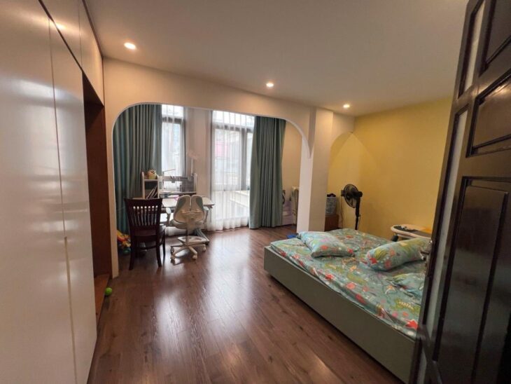 Lô Góc Ôtô tránh-Trần Quang Diệu, Hoàng Cầu 49/67m, 7T Thang máy,MT 6m 33.3 Tỷ