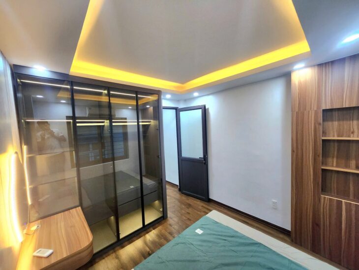 Nhà riêng Kim Giang, ô tô con đỗ cửa, Thang máy, Full đồ, 60m*7 tầng, mặt tiền 5m. Giá 14,7 tỷ