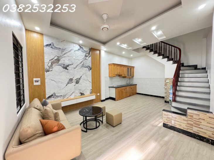 NHÀ MẶT PHỐ LAI XÁ – 1 NHÀ RA QL32 – Diện tích 40m2 – 4 tầng – giá chỉ 8,x tỷ.