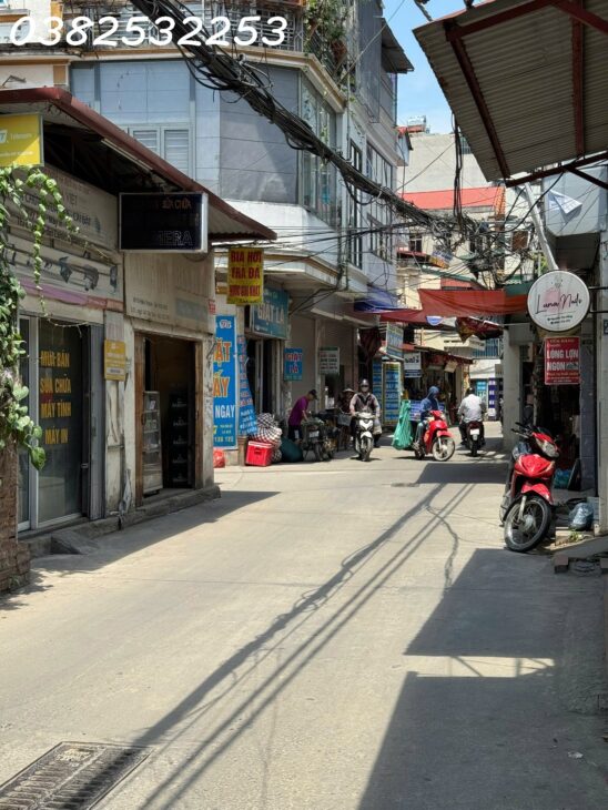 NHÀ MẶT PHỐ LAI XÁ – 1 NHÀ RA QL32 – Diện tích 40m2 – 4 tầng – giá chỉ 8,x tỷ.