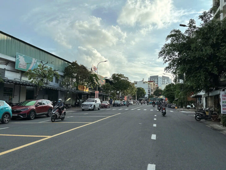 MTKD ngang 4.2m 56m2 KD sầm uất 4 tầng ngay CV Văn Hóa cạnh Dương Quảng Hàm chỉ 15 tỷ