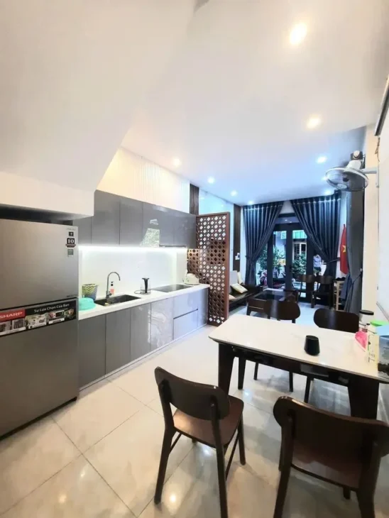 NHÀ 2 TẦNG – MẶT TIỀN NGUYỄN CAO – CÁCH BIỂN NGUYỄN TẤT THÀNH 100M