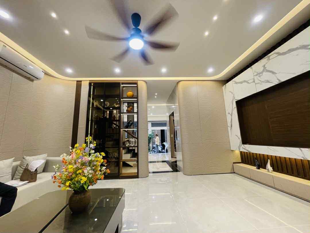 Bán nha Hoàng Mai 65m, mặt ngõ ô tô tránh, thông tứ tung, kinh doanh, thang máy êm ru, full nội