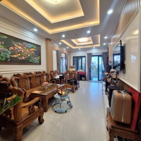 Bán nhà Phường Hiệp Bình, Đường Số 35, DT240 m2, 8x30m, 2 tầng, 9PN, SH, Giá 11.3 tỷ.