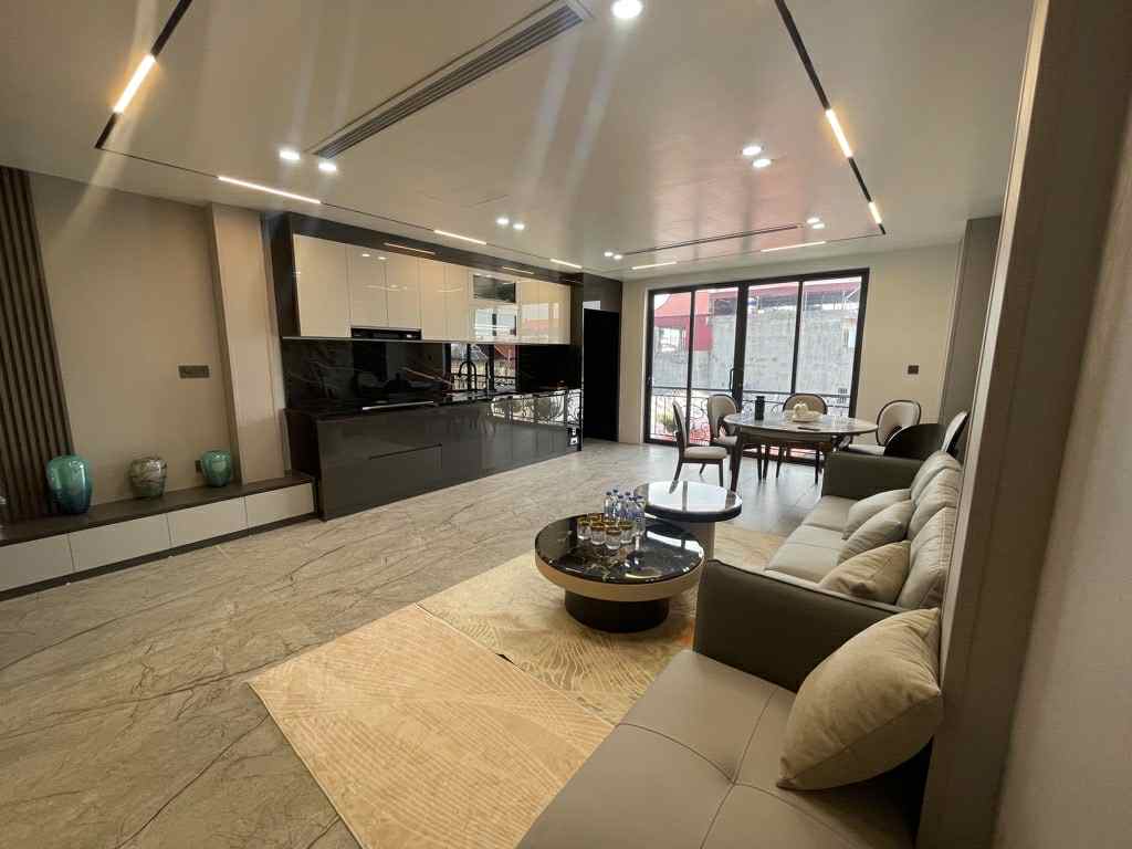 nhà đẹp Hồng Tiến, 45m x 6 tầng, mặt tiền 5m, gara ôtô, full nội thất