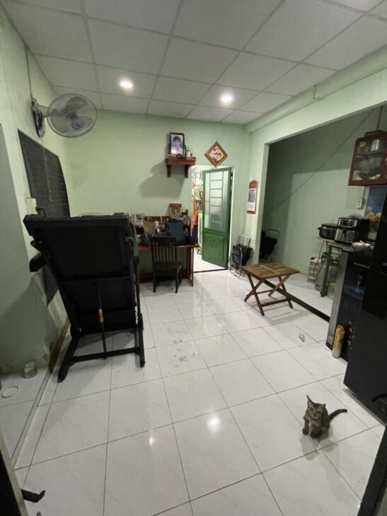 Bán nhà mặt phố An Bình, Dĩ An, TP HCM. DT 183m2, 2 tầng, 20 phòng. Sổ hồng, giá 8.5 tỷ.
