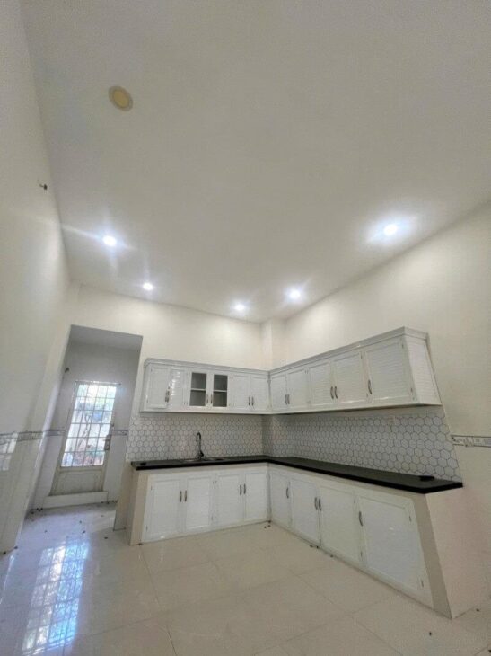 Chính Chủ bán gấp nhà mặt tiền Sơn Kỳ Tân Phú, DT 100m² SHR, giá chỉ 12.5 tỷ TL