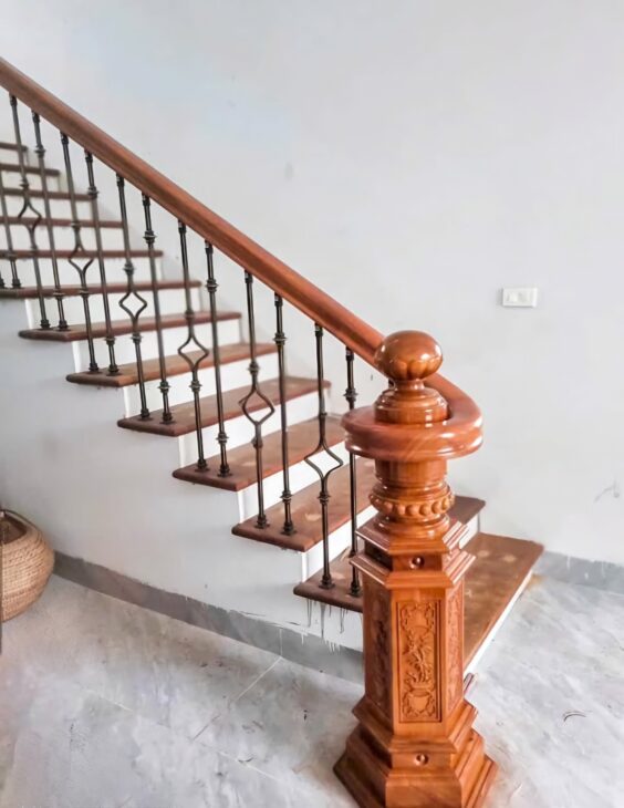 Cho thuê nhà hai cửa đi, Bách Khoa, thang máy, 100m2x 5T vỉa hè 31 Tr