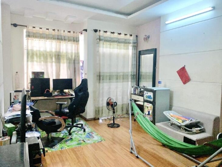 Nhà MT gần Hoàng Hoa Thám, cạnh nhà ga T3