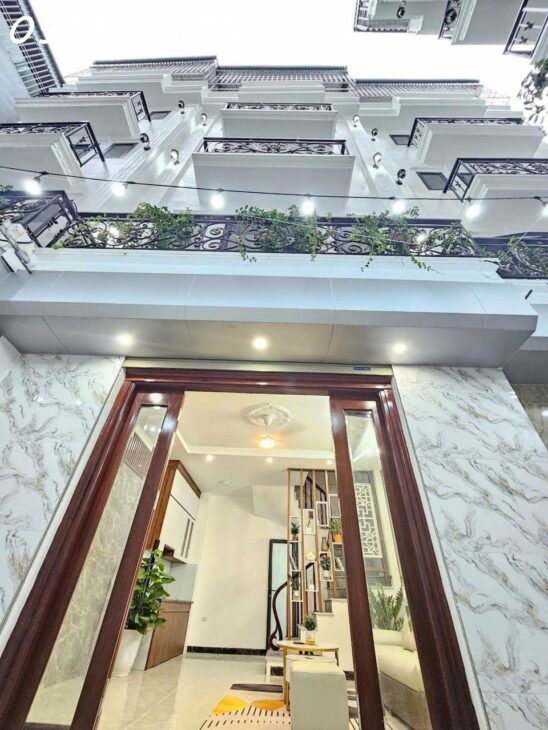 Bán nhà ngô gia tự 30m2 5 tầng xây mới gần ô tô tránh giá nhỉnh 5 tỷ