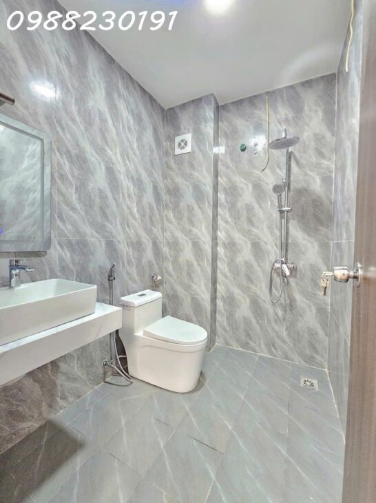 Bán nhà ngô gia tự 30m2 5 tầng xây mới gần ô tô tránh giá nhỉnh 5 tỷ