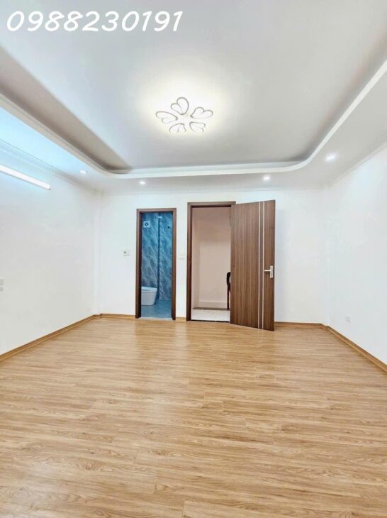 Bán nhà ngô gia tự 30m2 5 tầng xây mới gần ô tô tránh giá nhỉnh 5 tỷ