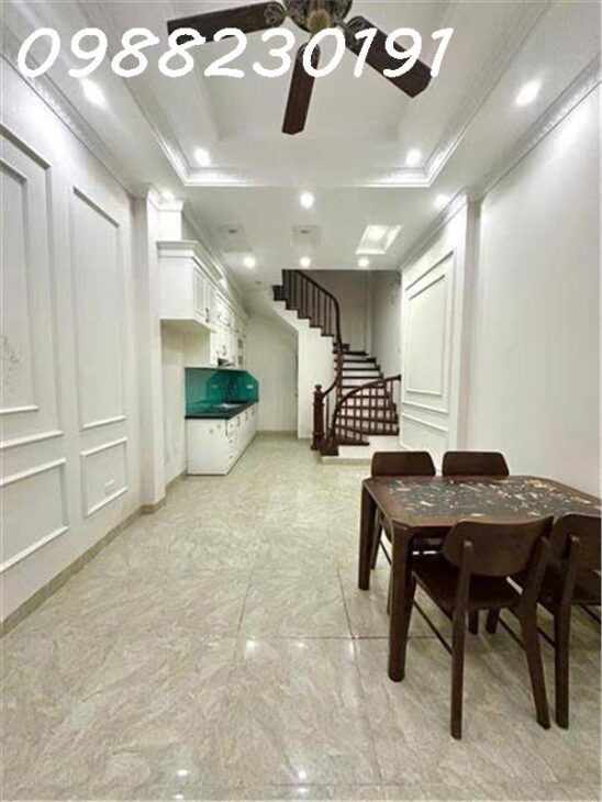 Bán nhà ngọc lâm long biên 32m2 5 tầng xây mới full nội thất giá nhỉnh 5 tỷ