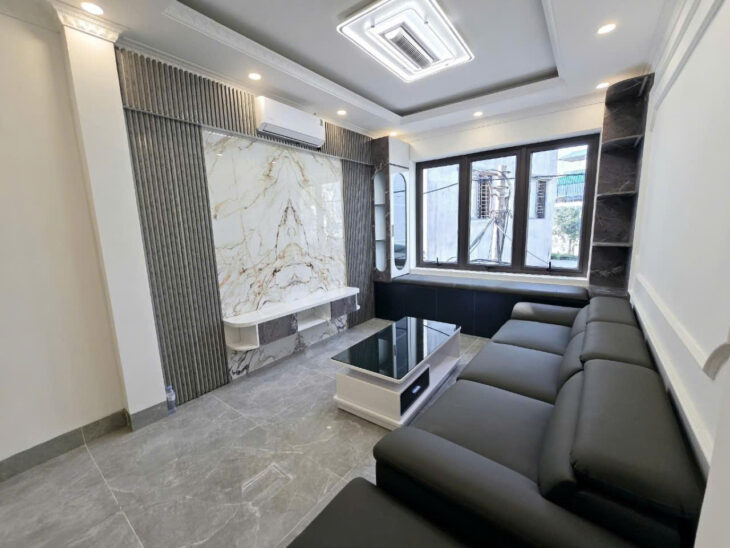 BÁN NHÀ THẠCH BÀN LONG BIÊN – 40M² – 6 TẦNG – GARA Ô TÔ – THANG MÁY –7.75TY SỔ ĐỎ CHÍNH CHỦ