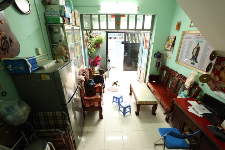 Sắp ngộp bank, nhà 4 tầng ngang 7m, gần nhà ga T3