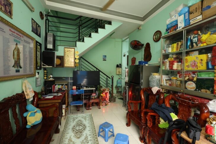 Sắp ngộp bank, nhà 4 tầng ngang 7m, gần nhà ga T3