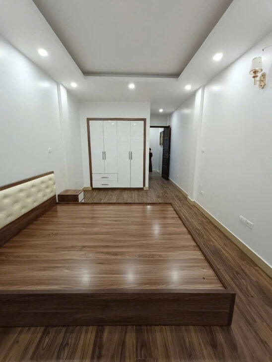 BÁN NHÀ THẠCH BÀN LONG BIÊN – 42M² – 6 TẦNG – 8,8 TỶ – THANG MÁY – Ô TÔ ĐỖ – KINH DOANH ĐỈNH