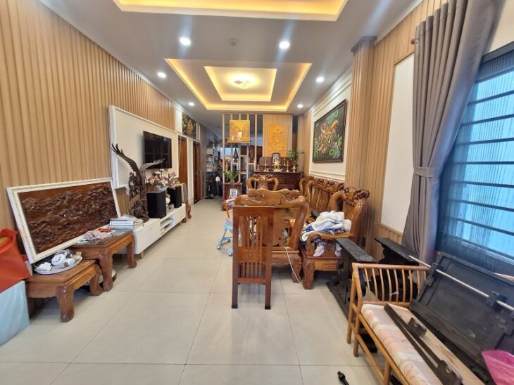 Bán nhà Phường Hiệp Bình, Đường Số 35, DT240 m2, 8x30m, 2 tầng, 9PN, SH, Giá 11.3 tỷ.