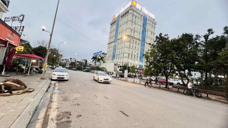 bán nhà Hoàng Như Tiếp- bệnh viện Tâm Anh, diện tích 140m, ôtô tránh, cách bệnh viện Tâm Anh 50m