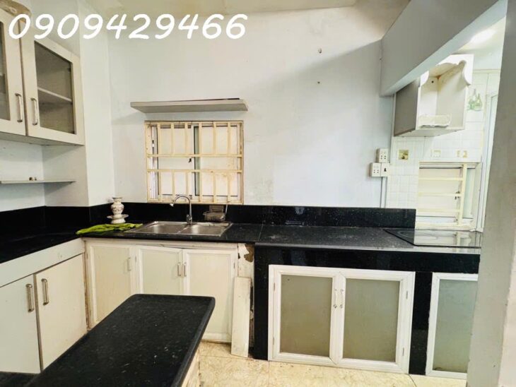 5,8 TỶ – QUẬN 7 – HẺM XE HƠI – SỔ HỒNG RIÊNG – GẦN NGUYỄN THỊ THẬP