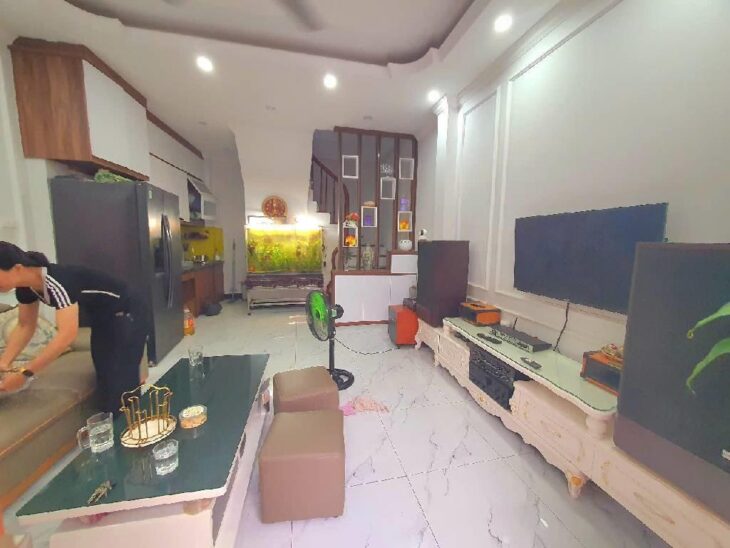 Nhà mới ở ngay Nhổn, MT 4.2m, 6 tầng, 35m2, giá nhỉnh 5 tỷ