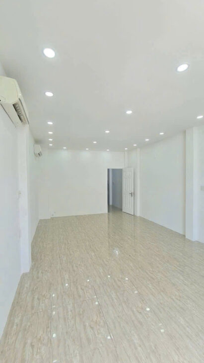 Cho thuê nhà Mặt Tiền Kinh doanh cạnh bên Chợ Đầm, Tp Nha Trang