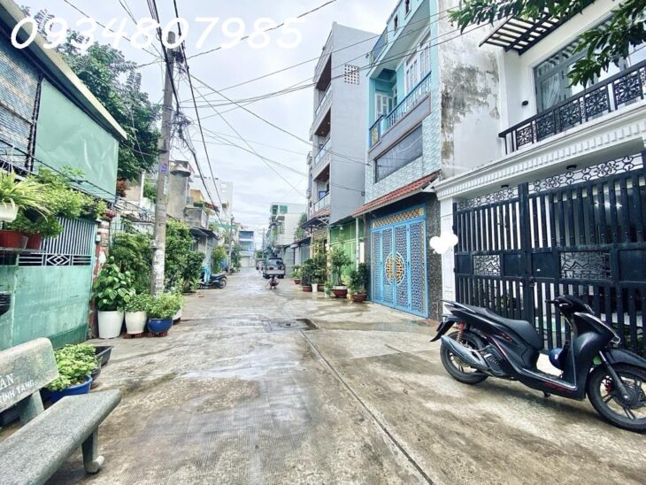 Nhà to như Biệt Thự, Hẻm ô tô quay đầu, 130m2 ngang 8mx18, 3 tầng btct sát trường chinh