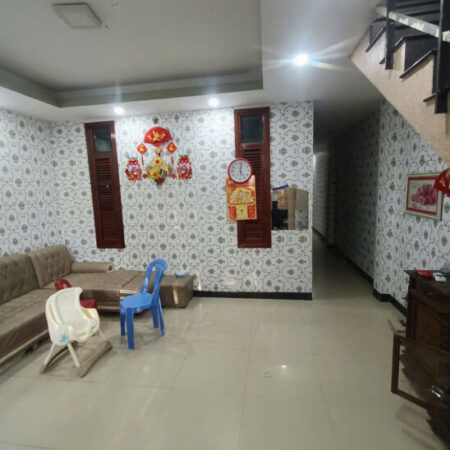 Cần bán nhà 1 tầng, cách đường Nguyễn Khuyến chỉ 80m, hẻm ô tô, gần chợ Vĩnh Hải.