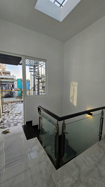 Mặt tiền đường số Khánh Hội Tân Vĩnh Trung tâm Q 4 CÓ 5 TỶ THU NHẬP 300 TRIỆU