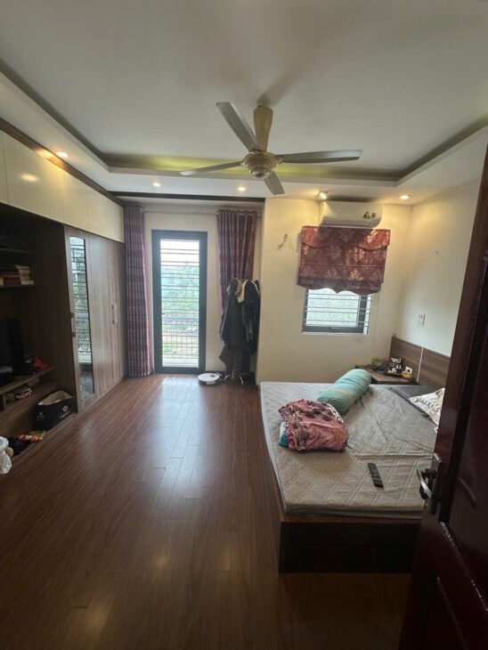 Ô tô đỗ cửa trung tâm Thanh Xuân 32 m, 6 tầng, 4 ngủ, phân lô quân đội,ko quy hoạch, sổ đỏ sẵn