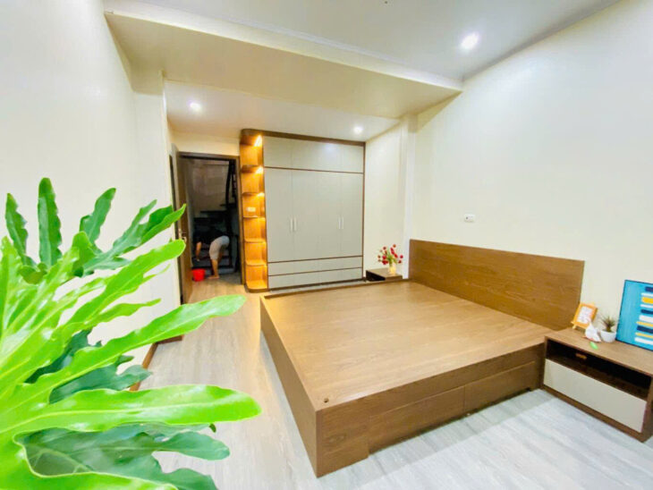 Vũ Hữu Lê Văn Lương – 33m2 – Nhà dân xây chắc chắn – long lanh – Khu vực ngã tư đèn xanh đỏ Khuất